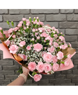 Bukiet Miły Gest - połączenie goździka z gipsówką)